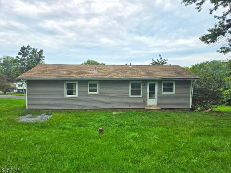 7 Jeanette Lane Holland NJ 08848