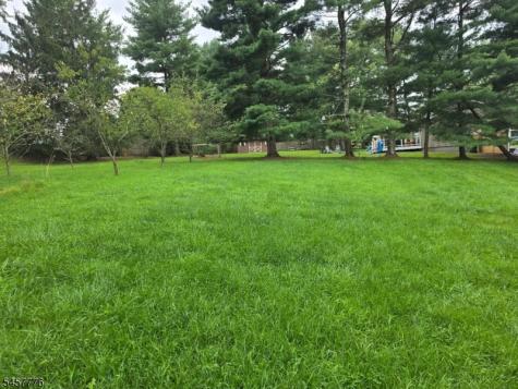 7 Jeanette Lane Holland NJ 08848