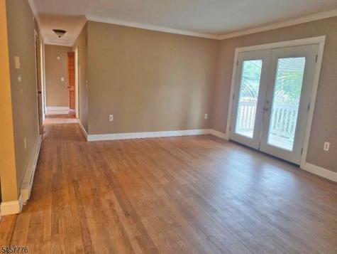 7 Jeanette Lane Holland NJ 08848