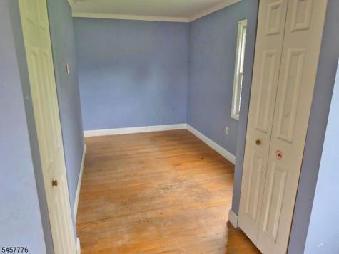 7 Jeanette Lane Holland NJ 08848