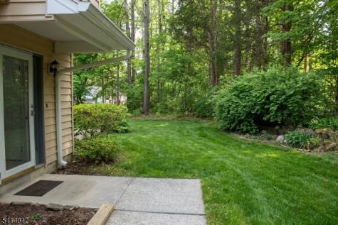 48 Rhea Run Hampton NJ 07860