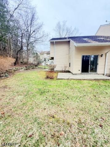 48 Rhea Run Hampton NJ 07860