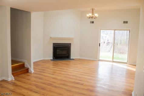 48 Rhea Run Hampton NJ 07860