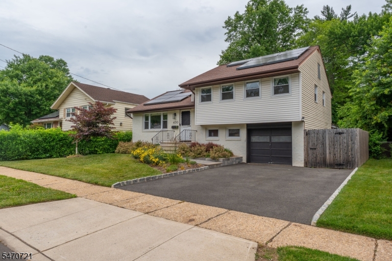 430 W 6th Avenue Roselle NJ 07203