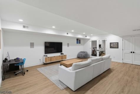 13 Robert Drive Chatham NJ 07928