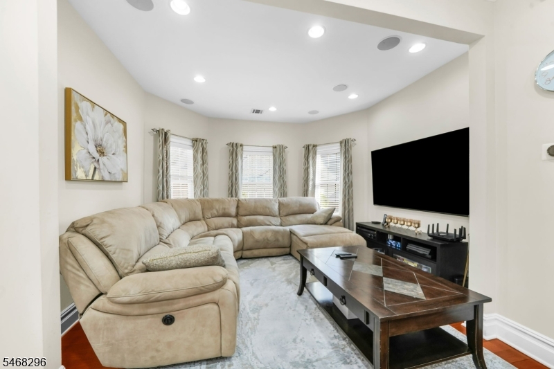 58 Beech Street Nutley NJ 07110