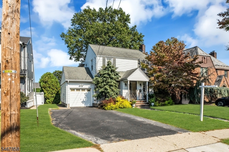 125 Romaine Avenue Maywood NJ 07607