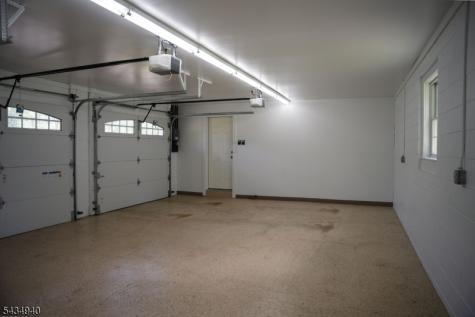 6 Hillside Lane Holland NJ 08848