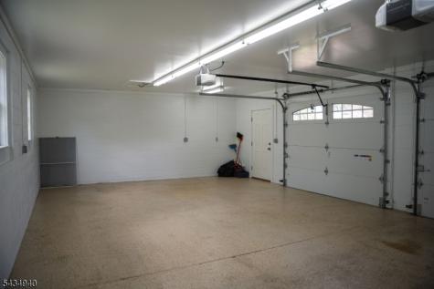 6 Hillside Lane Holland NJ 08848