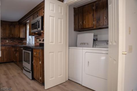 6 Hillside Lane Holland NJ 08848