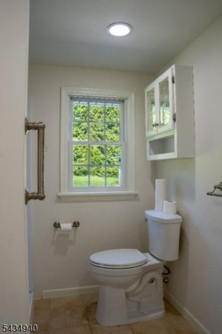 6 Hillside Lane Holland NJ 08848