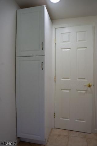 6 Hillside Lane Holland NJ 08848