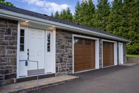 6 Hillside Lane Holland NJ 08848
