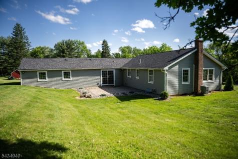 6 Hillside Lane Holland NJ 08848