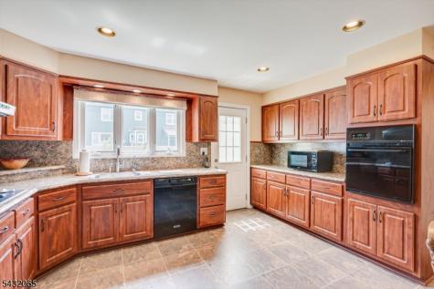 866 Crescent Drive Rahway NJ 07065