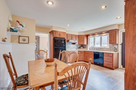 866 Crescent Drive Rahway NJ 07065