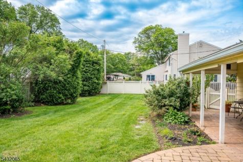866 Crescent Drive Rahway NJ 07065