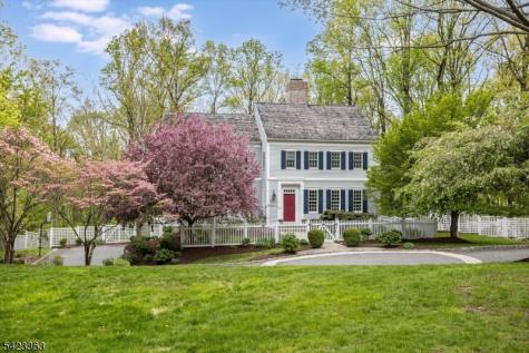 12 Red Oak Row Chester NJ 07930