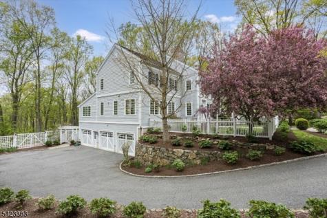 12 Red Oak Row Chester NJ 07930
