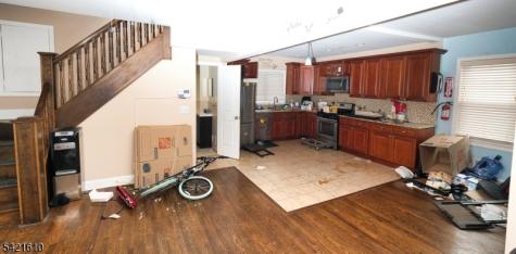 824 Chestnut Street Roselle NJ 07203
