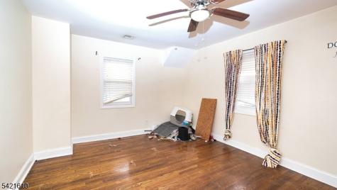 824 Chestnut Street Roselle NJ 07203