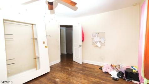 824 Chestnut Street Roselle NJ 07203
