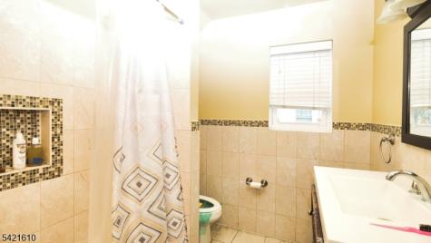 824 Chestnut Street Roselle NJ 07203