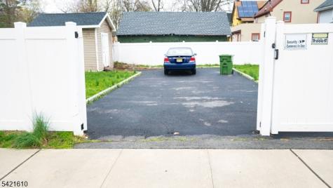 824 Chestnut Street Roselle NJ 07203