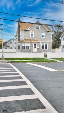 824 Chestnut Street Roselle NJ 07203
