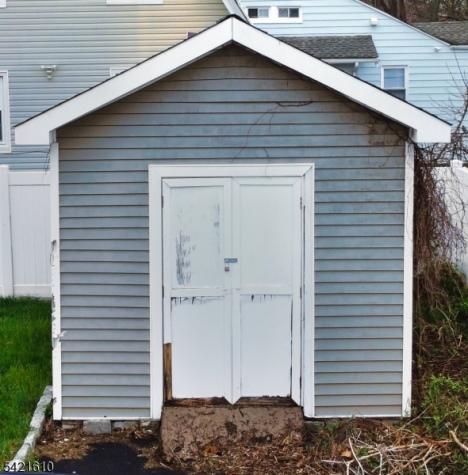 824 Chestnut Street Roselle NJ 07203