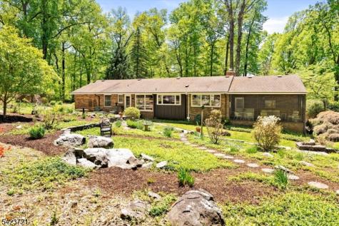 98 Snydertown Road East Amwell NJ 08525