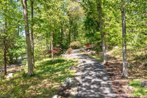 98 Snydertown Road East Amwell NJ 08525