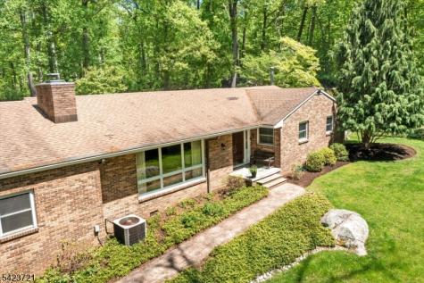 98 Snydertown Road East Amwell NJ 08525