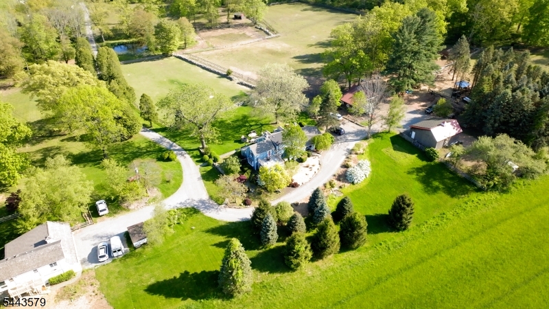 17 Hollow Brook Road Tewksbury NJ 07830