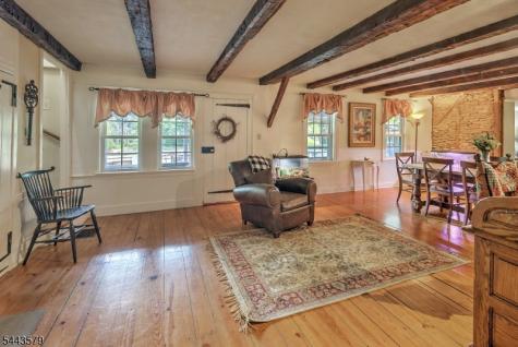 17 Hollow Brook Road Tewksbury NJ 07830