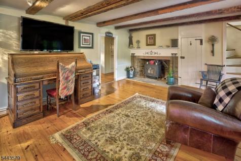 17 Hollow Brook Road Tewksbury NJ 07830