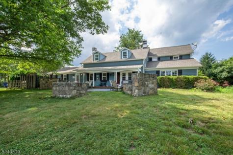 17 Hollow Brook Road Tewksbury NJ 07830