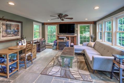 17 Hollow Brook Road Tewksbury NJ 07830