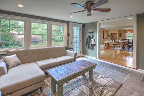 17 Hollow Brook Road Tewksbury NJ 07830