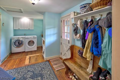 17 Hollow Brook Road Tewksbury NJ 07830