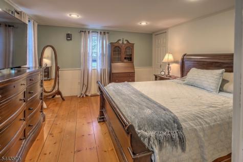 17 Hollow Brook Road Tewksbury NJ 07830