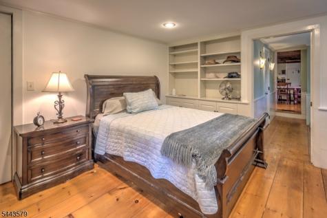17 Hollow Brook Road Tewksbury NJ 07830