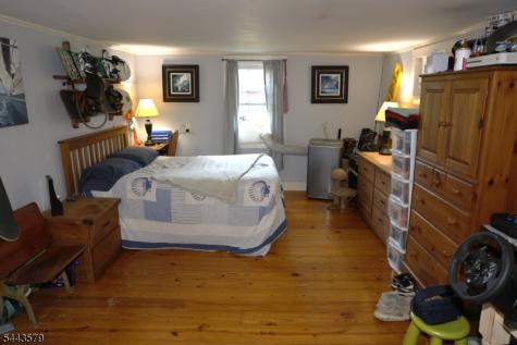 17 Hollow Brook Road Tewksbury NJ 07830