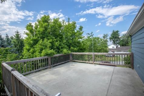 17 Hollow Brook Road Tewksbury NJ 07830