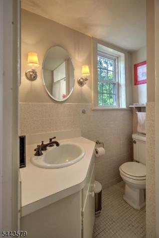 17 Hollow Brook Road Tewksbury NJ 07830