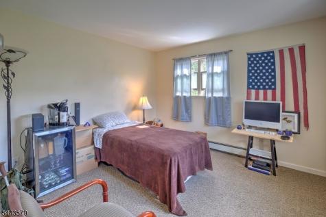 17 Hollow Brook Road Tewksbury NJ 07830