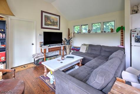 17 Hollow Brook Road Tewksbury NJ 07830