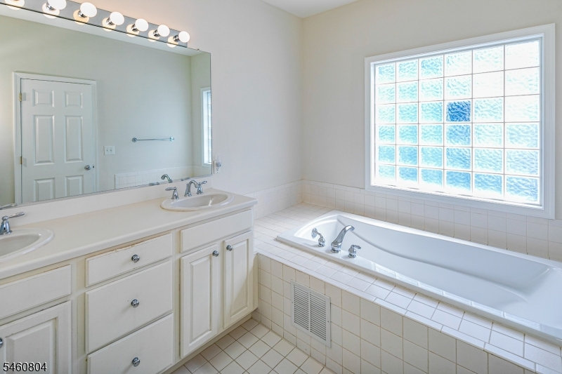 6 Ironwood Road Montgomery NJ 08558