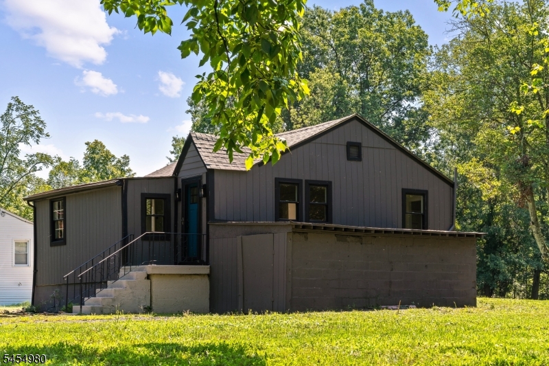 107 Oak Grove Road Raritan NJ 08822