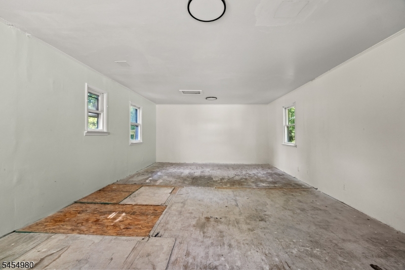 107 Oak Grove Road Raritan NJ 08822